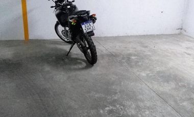 Excelente cochera ubicada en el centro de Castelar