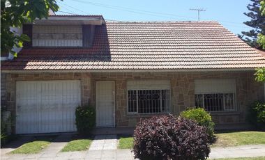 chalet punta mogotes 3 dormitorios + entrepiso