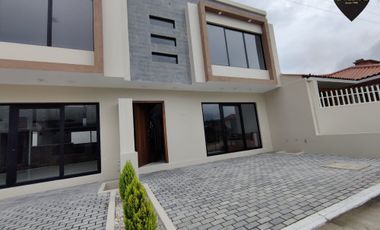 Villa Casa Edificio de venta en Charasol-condominio el Altor – código:20666