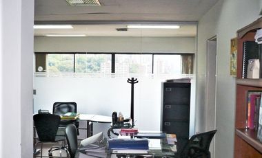 PR12507 A LA VENTA OFICINA EN SECTOR DE SAN DIEGO - EL POBLADO