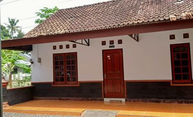 Rumah modern siap huni dekat desa wisata kampung Santan