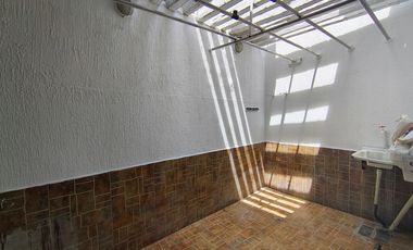 casa en arriendo/venta en paraíso. Cod V103927