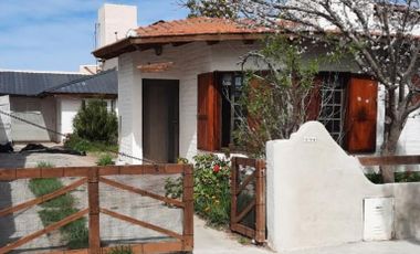 Casa Mas Tres Deptos En Venta- Balneario Las Grutas, Rio Negro