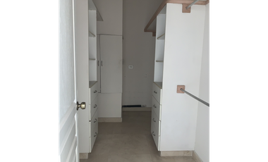 Se VENDE Apto en PH Vista Marina - Ave Balboa