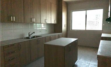 Se VENDE Apto en PH Vista Marina - Ave Balboa