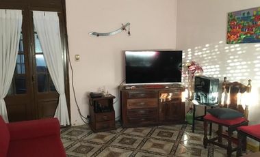 Casa PH en venta en Villa Dominico