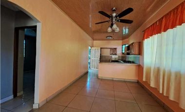 VENDO CASA DE DOS HABITACIONES ALGARROBOS