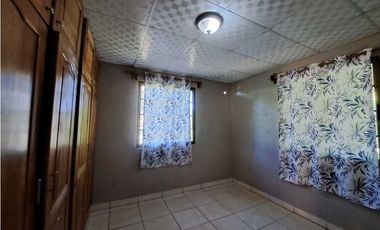 VENDO CASA DE DOS HABITACIONES ALGARROBOS