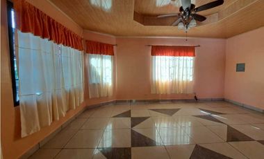 VENDO CASA DE DOS HABITACIONES ALGARROBOS