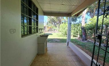 VENDO CASA DE DOS HABITACIONES ALGARROBOS