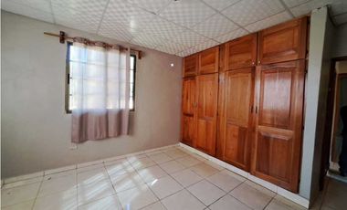 VENDO CASA DE DOS HABITACIONES ALGARROBOS