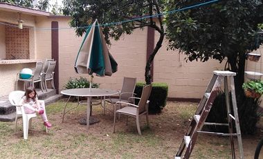 CERCA DEL CENTRO COMERCIAL CASA EN LA HERRADURA