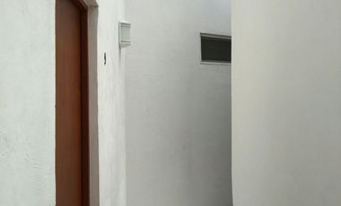 ¡Edificio en venta a precio del 2017! Locales y departamentos sobre Avenida