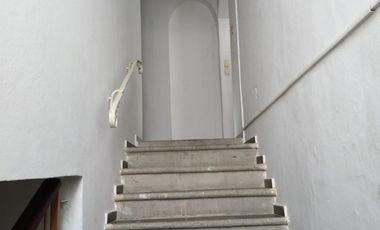 ¡Edificio en venta a precio del 2017! Locales y departamentos sobre Avenida