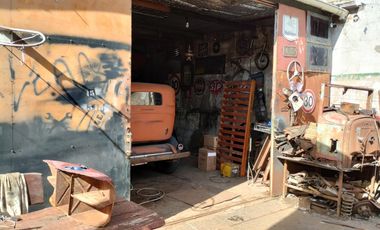 Casa Americana en VENTA con Galpón, Depósito o Taller en su fondo en Barrio Almafuerte de Glew.