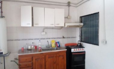 OFERTA  Casa grande para dos familias en VENTA en Burzaco, cerca delClub Pucará y Supermercado Changomas