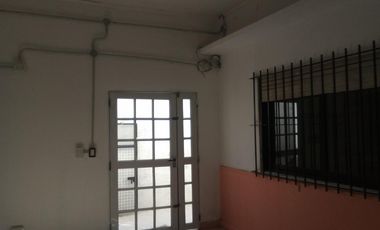 OFERTA  Casa grande para dos familias en VENTA en Burzaco, cerca delClub Pucará y Supermercado Changomas