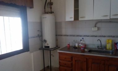 OFERTA  Casa grande para dos familias en VENTA en Burzaco, cerca delClub Pucará y Supermercado Changomas