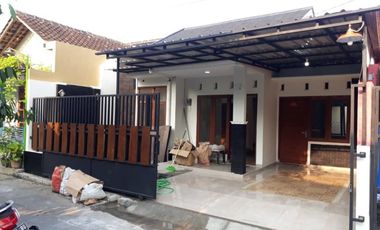 Dijual Rumah Minimalis di Dekat Bandara Adisucipto, Bonus Kitcenset dan AC!!