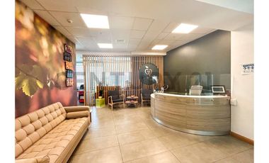 SE VENDE OF. AMOBLADA DE 2 PISOS EN C. EMPRESARIAL