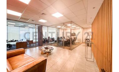 SE VENDE OF. AMOBLADA DE 2 PISOS EN C. EMPRESARIAL