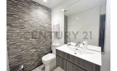 SE VENDE OF. AMOBLADA DE 2 PISOS EN C. EMPRESARIAL