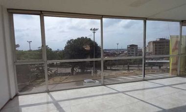 edificio en arriendo en libertadores. Cod A5678771