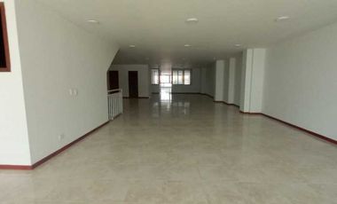 edificio en arriendo en libertadores. Cod A5678771
