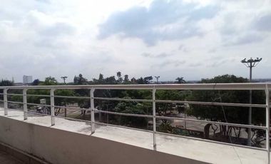 edificio en arriendo en libertadores. Cod A5678771