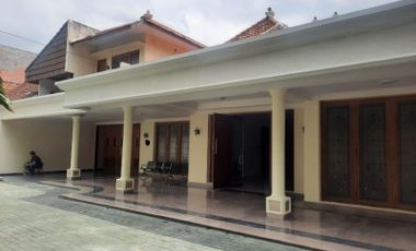 Rumah Disewakan Jaksa Agung Suprapto Surabaya LT