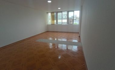 oficina en arriendo en el centro. Cod A123537