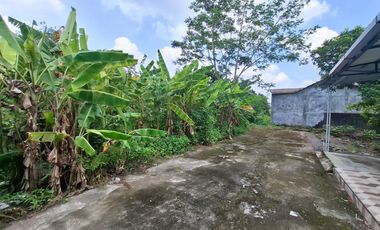 Tanah Luas 240 Meter Persegi Lokasi Strategis di Area Jalan Palagan - Ngaglik Sleman