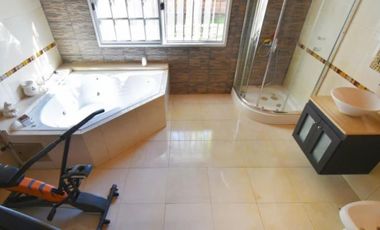 Venta de casa de 2 plantas