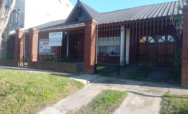 Venta de casa de 2 plantas