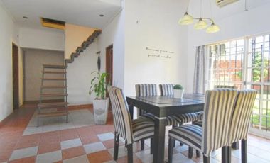 Venta de casa de 2 plantas