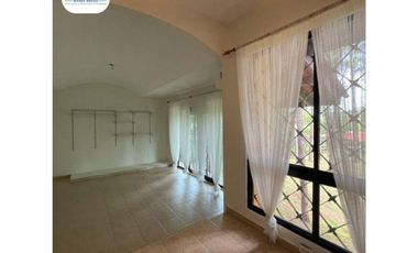 SE VENDE CASA URB. LA ROTONDA, LAS CUMBRES