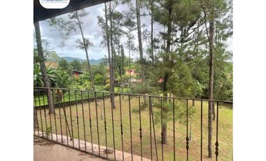 SE VENDE CASA URB. LA ROTONDA, LAS CUMBRES