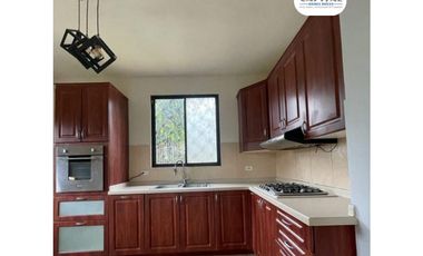 SE VENDE CASA URB. LA ROTONDA, LAS CUMBRES