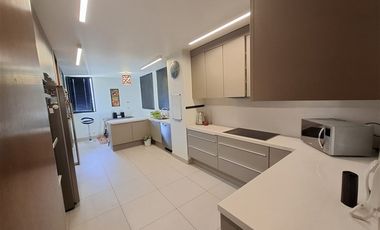 Departamento en venta de 3 dorm. Portal Dehesa, Lo Barnechea