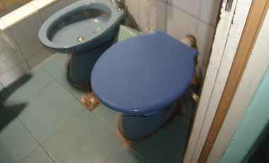 BURZACO:OPORTUNIDAD CASA 3 AMB.C/LOCAL+ GARAGE+FDO . A MTS AV.PPAL Y VARIAS LINEAS DE COLECTIVO