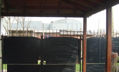 BURZACO:OPORTUNIDAD CASA 3 AMB.C/LOCAL+ GARAGE+FDO . A MTS AV.PPAL Y VARIAS LINEAS DE COLECTIVO