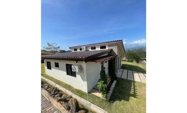 Proyecto de Montaña / Terrenos y Casas
