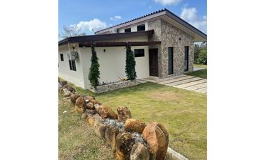 Proyecto de Montaña / Terrenos y Casas