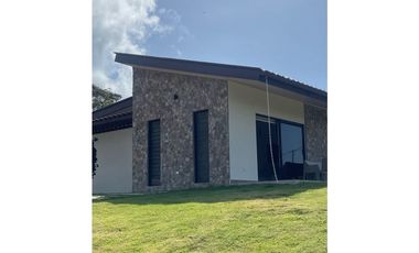 Proyecto de Montaña / Terrenos y Casas