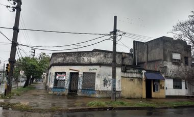 Venta en block local y 2 viviendas Haedo Sur