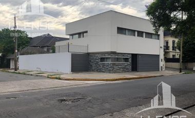 Casa 6 ambientes con piscina en venta - Quilmes residencial