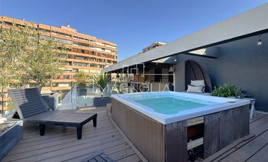Penthouse Dúplex amoblado con hot tub y terraza privada