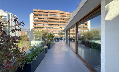 Penthouse Dúplex amoblado con hot tub y terraza privada