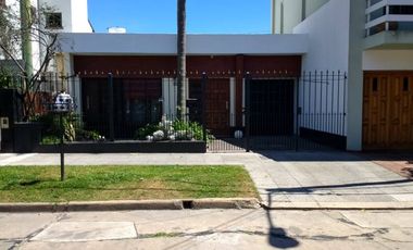 Casa en venta en Bernal, Quilmes