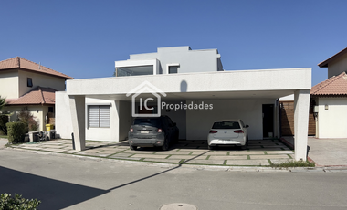 Casa en Arriendo en SANTA ELENA, COLINA